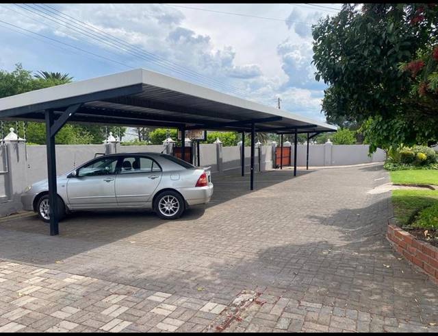 12 BEDROOM HOUSE FOR SALE IN TOP TOWN